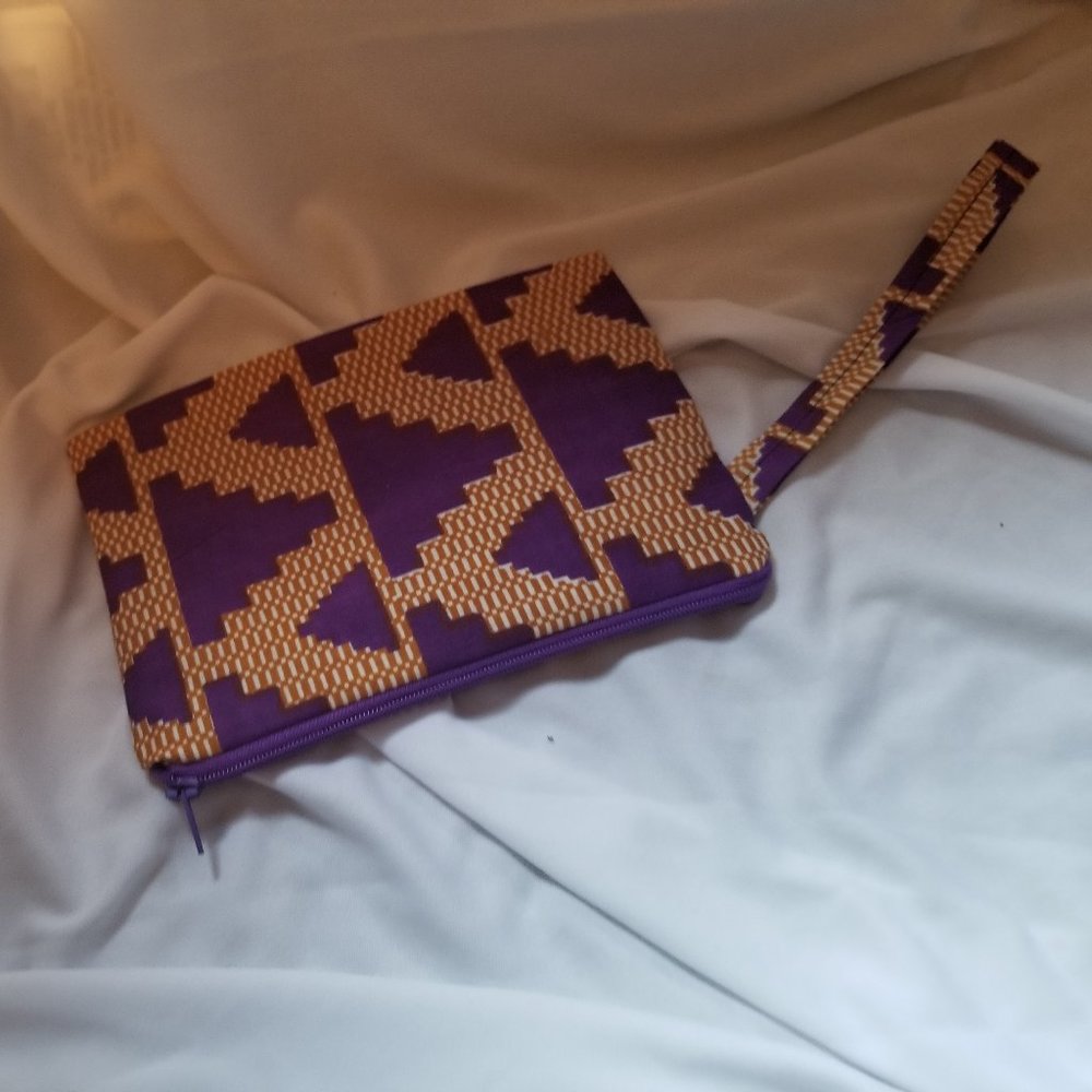 Rasheda Print Wristlet